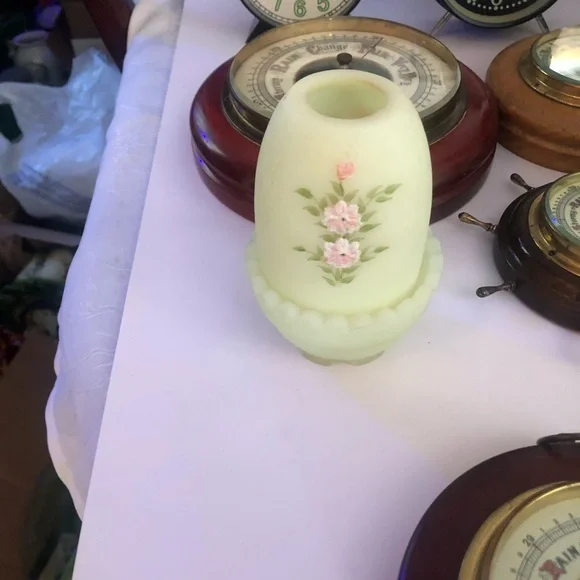 Fenton Pastel Green Fairy Lamp with Pink Floral Design. Uranium custard glass. - Picture 2 of 5